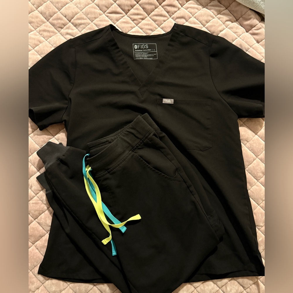 FIGS Black Scrub Set with Vibrant Drawstrings